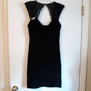 Cachet Black Holiday Party Cocktail Dress Wide Lace Straps Rhinestone Broach Sz8